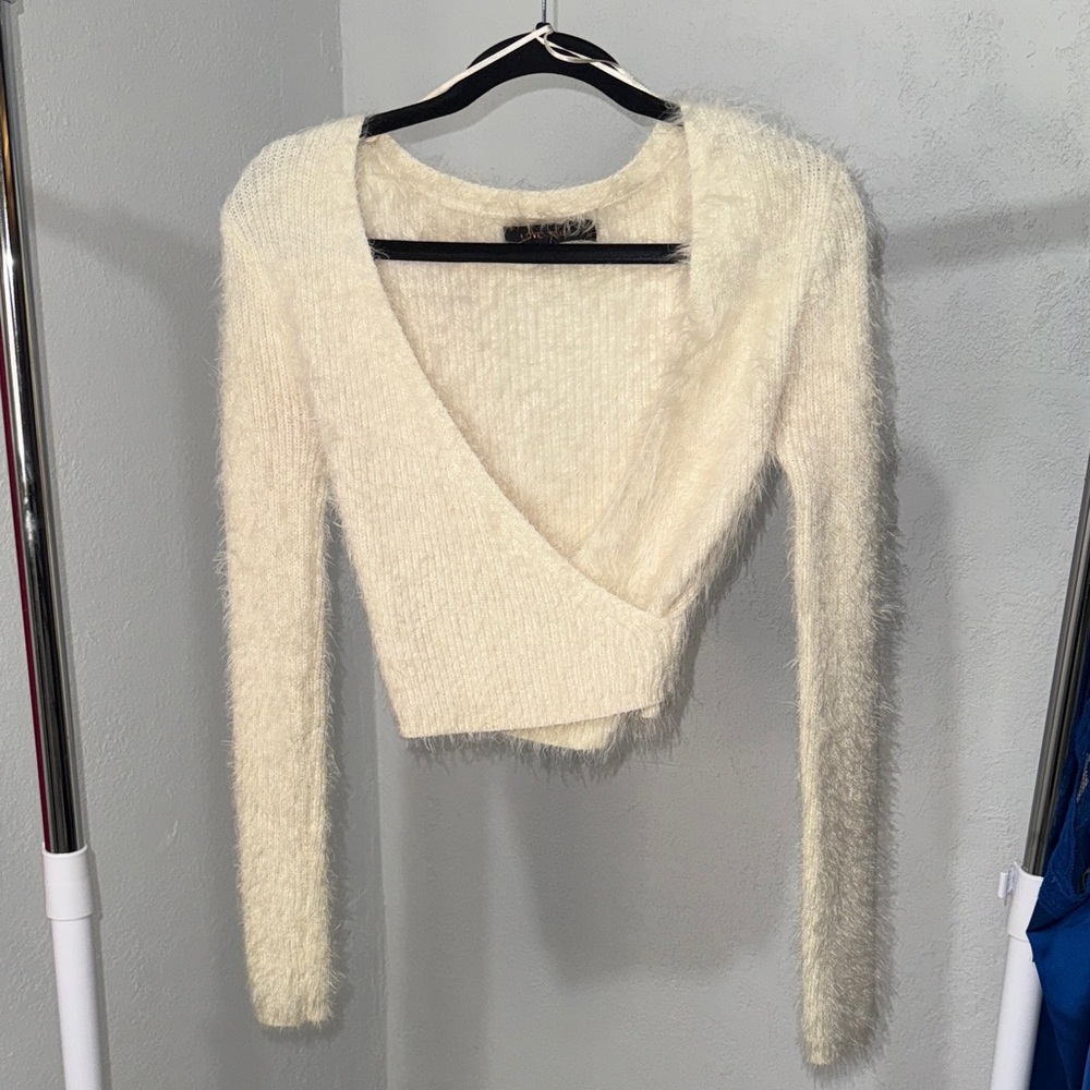 Source Unknown Cream Fuzzy V-Neck Sweater